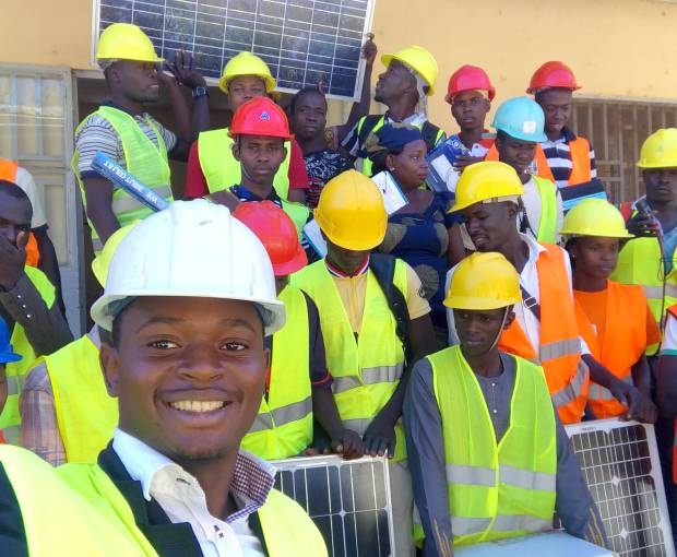 Bi-Solar Tech Fridge Team - a business supported through WIDU's Corona Business Grant